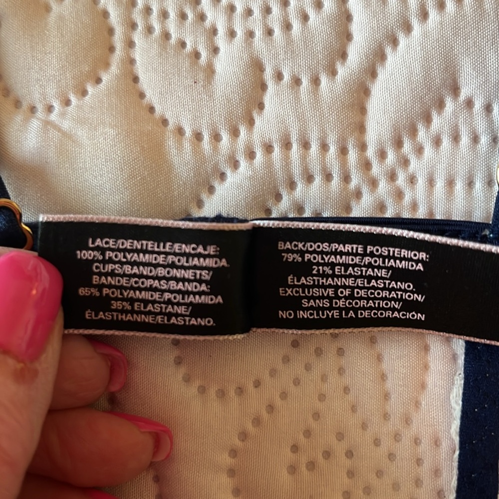 Victoria’s Secret Lace Teddy - Picture 7 of 10